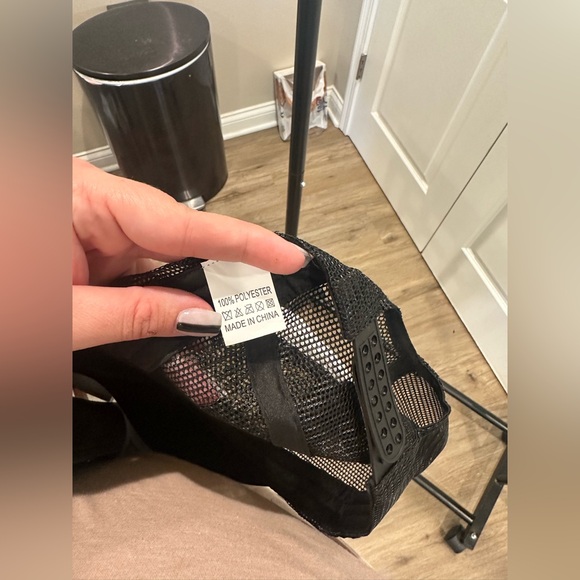 Hat - Picture 3 of 3